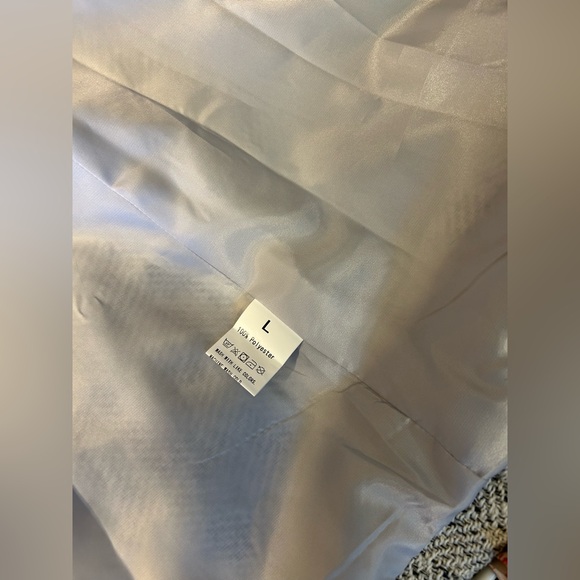 Women’s White and Black Woven texture Jacket. Size large. - Picture 7 of 7